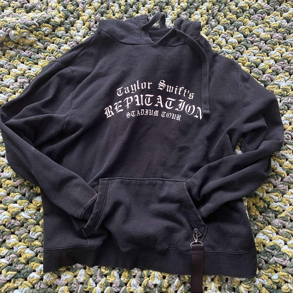 Taylor Swift Black 'Reputation' Stadium Tour Pullover Hoodie